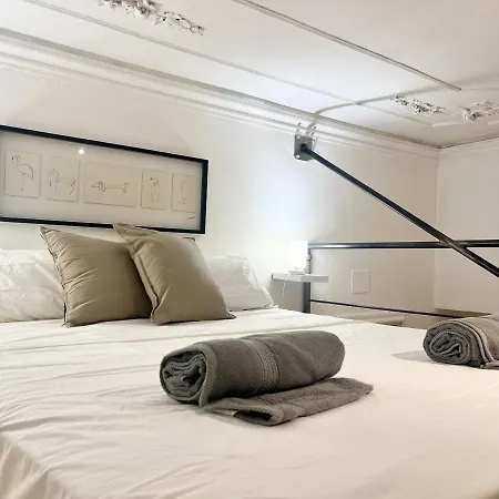 Lejlighed Apartment- Con Parcheggio Vicino *