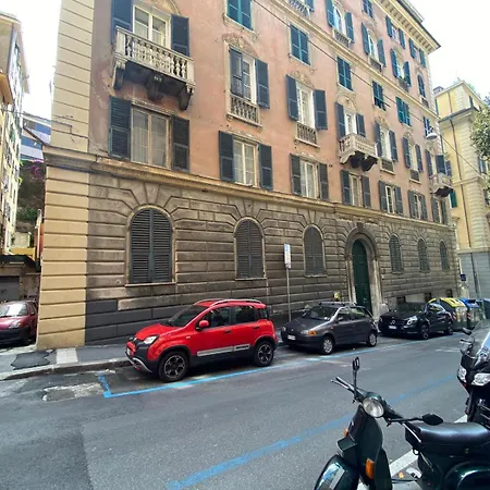 Apartment- Con Parcheggio Vicino Lägenhet *